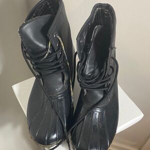 Black Women's Lace-Up Boots